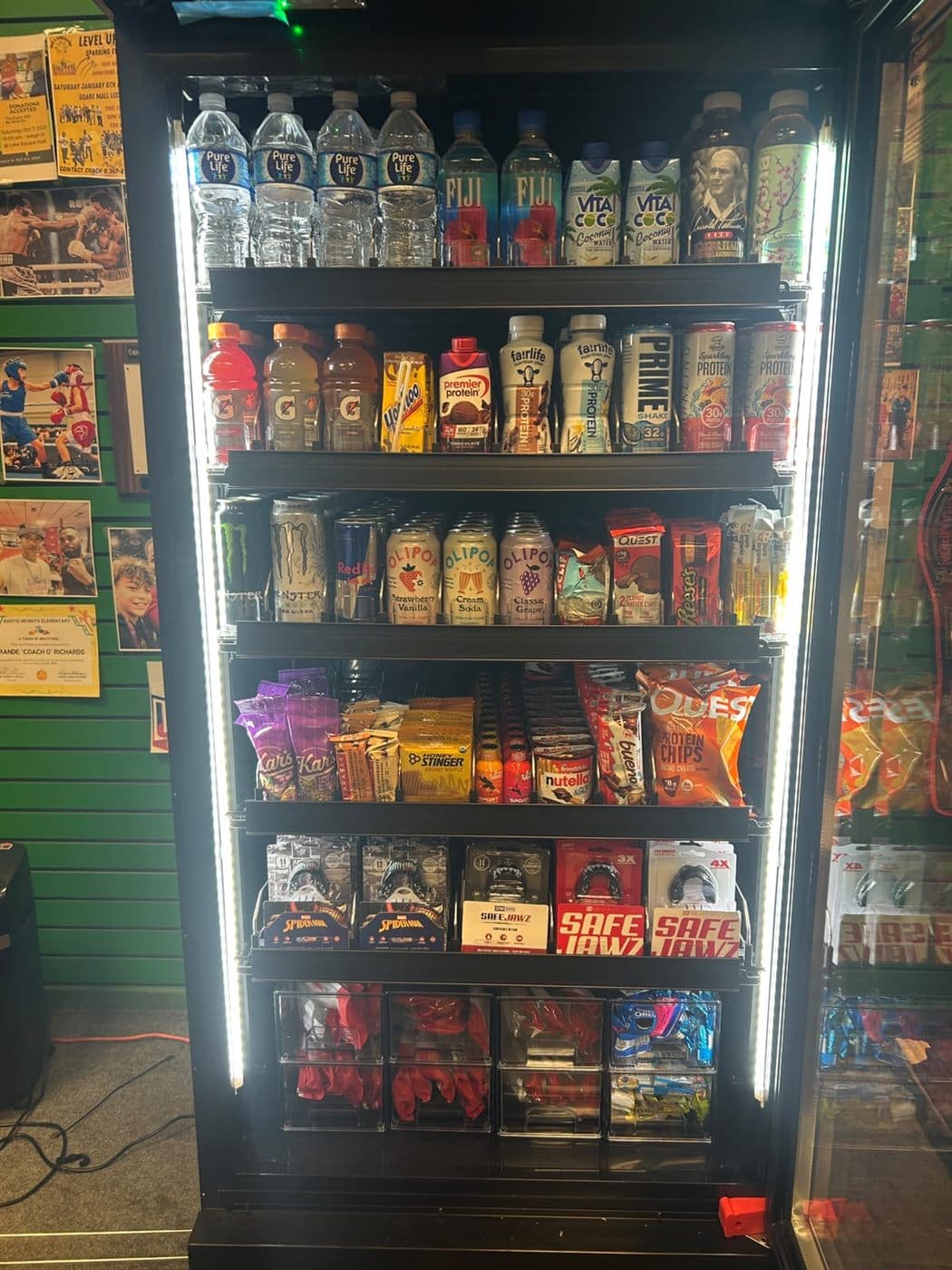 Client-supplied open-front smart machine in a specialty retail location